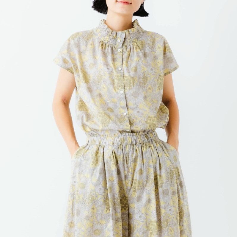sosotto LIBERTY PRINT2WAYゴムシャーリングフレンチブラウス/YE42【日本製】